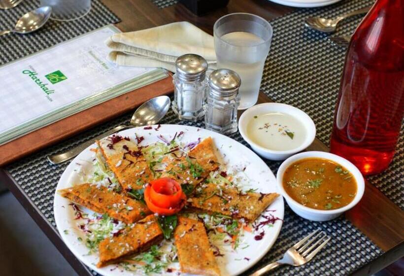 호텔 Harshali Residency, Khopoli, Near Imagica