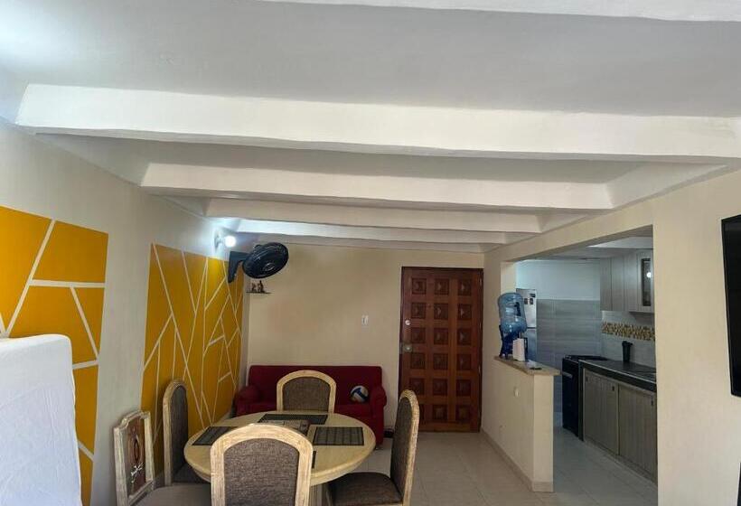 پانسیون Eco Friendly Cozy Bunk Room With Private Bath Near Airport