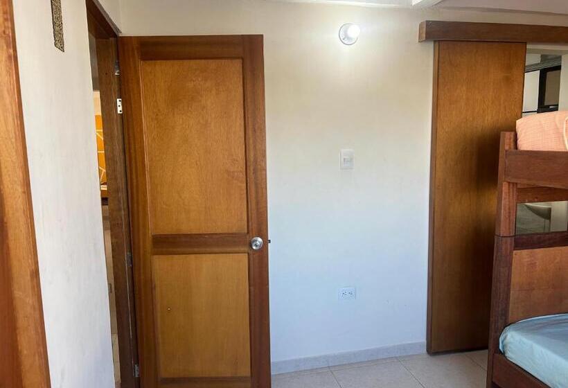 پانسیون Eco Friendly Cozy Bunk Room With Private Bath Near Airport