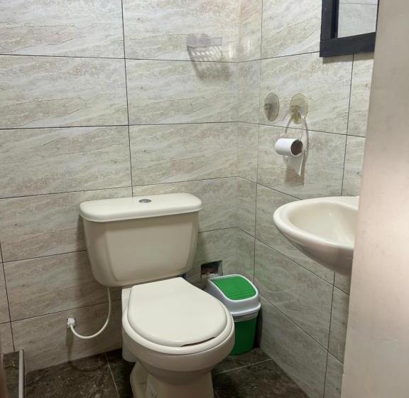 پانسیون Eco Friendly Cozy Bunk Room With Private Bath Near Airport