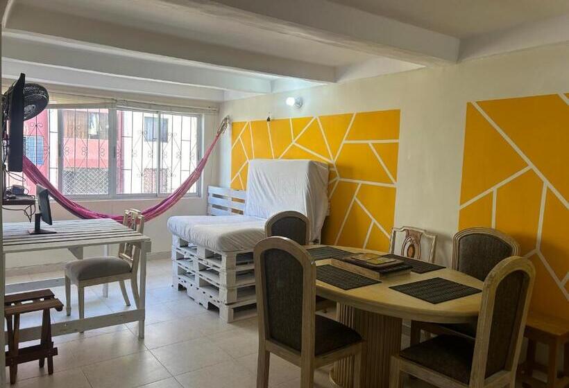 پانسیون Eco Friendly Cozy Bunk Room With Private Bath Near Airport