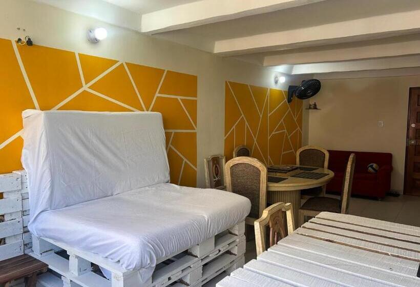 پانسیون Eco Friendly Cozy Bunk Room With Private Bath Near Airport