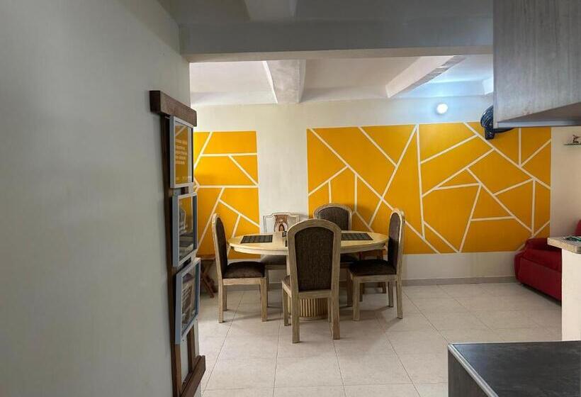 پانسیون Eco Friendly Cozy Bunk Room With Private Bath Near Airport