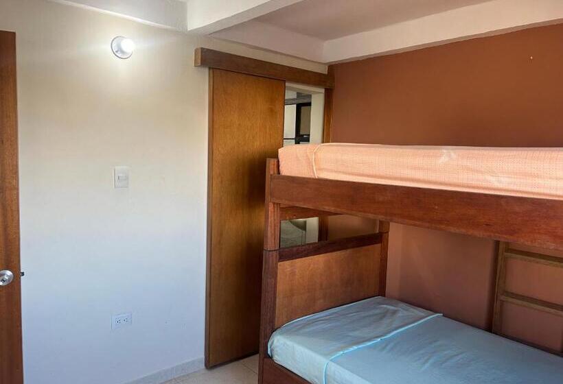 پانسیون Eco Friendly Cozy Bunk Room With Private Bath Near Airport