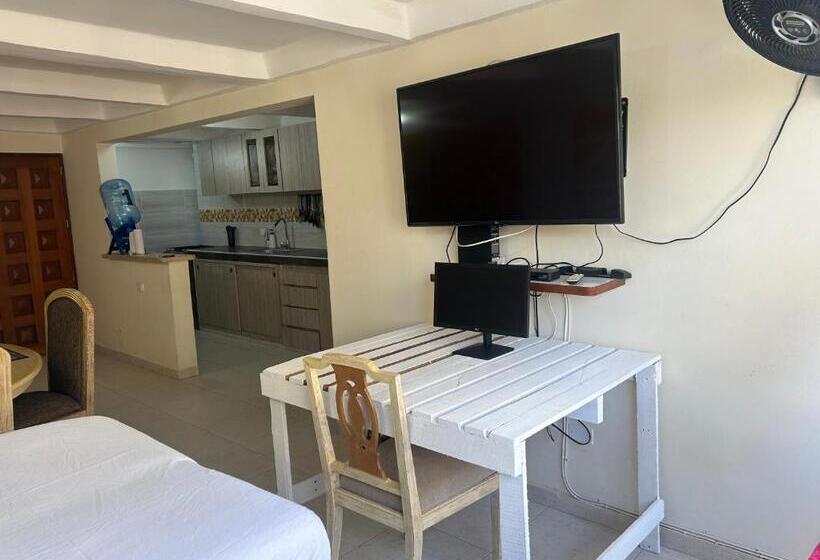 پانسیون Eco Friendly Cozy Bunk Room With Private Bath Near Airport