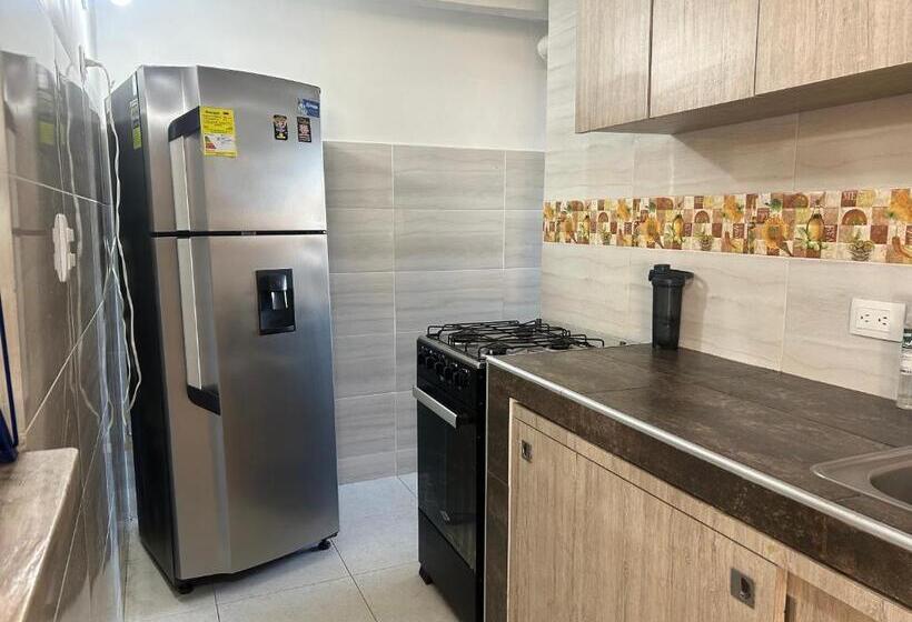 پانسیون Eco Friendly Cozy Bunk Room With Private Bath Near Airport