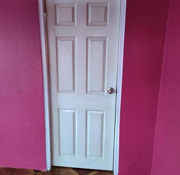 پانسیون Grenada