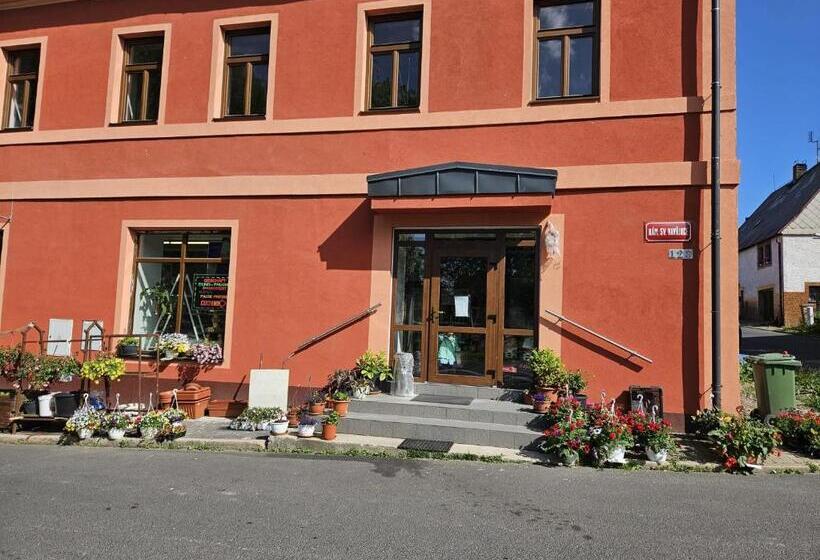 فندق صغير 123 Shop & Stay