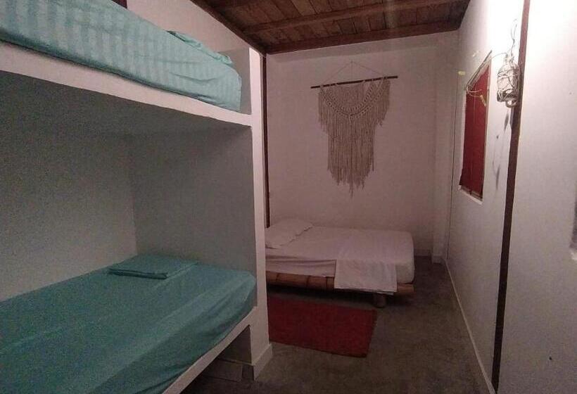 הוסטל Eden Garden