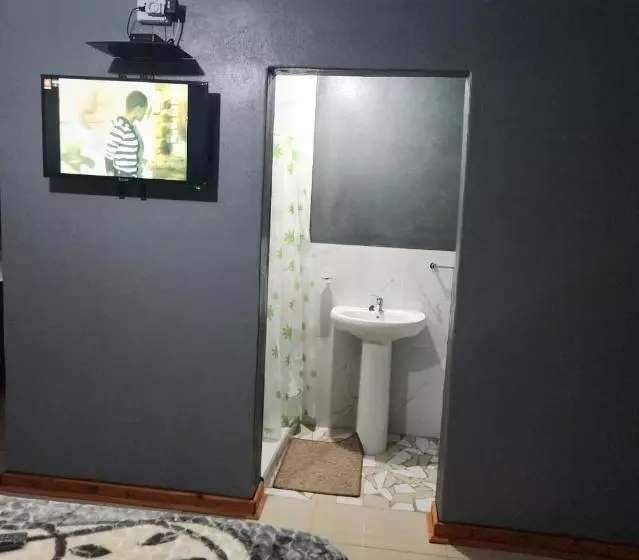 Retkeilymaja Monarca Inn   Affordable Accomodation In Makwane Molapo Location Qwaqwa