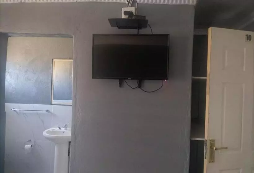 Retkeilymaja Monarca Inn   Affordable Accomodation In Makwane Molapo Location Qwaqwa