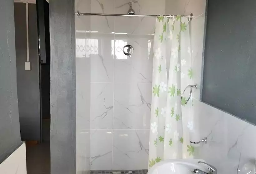 Retkeilymaja Monarca Inn   Affordable Accomodation In Makwane Molapo Location Qwaqwa