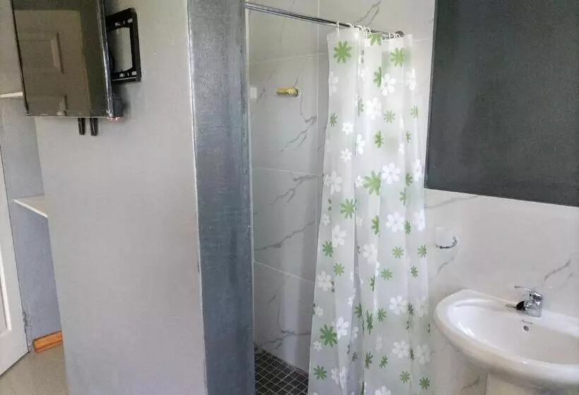 Retkeilymaja Monarca Inn   Affordable Accomodation In Makwane Molapo Location Qwaqwa