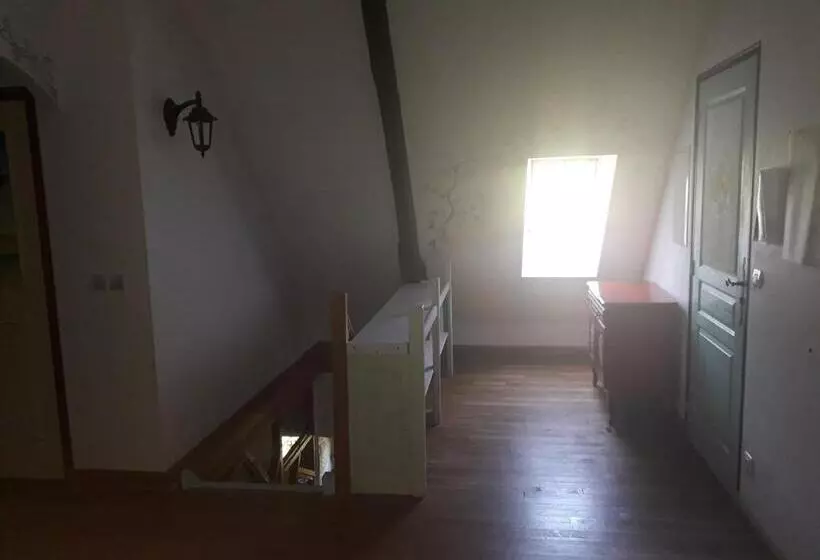 Aamiaismajoitus (B&B) Les 7 Lucarnes