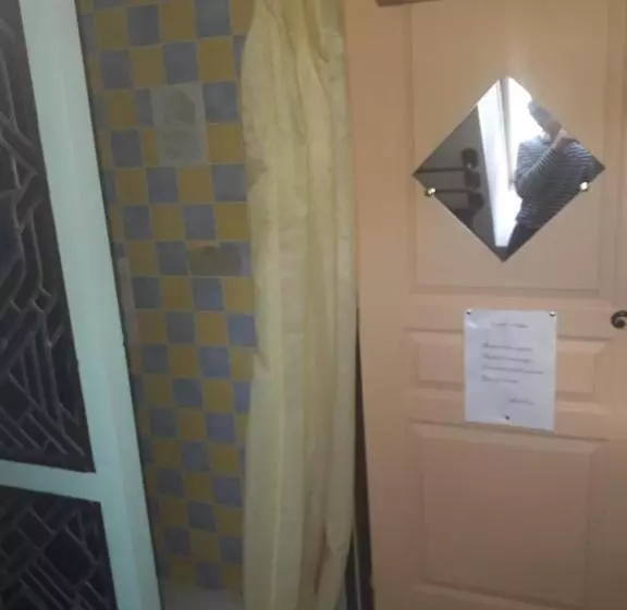 Aamiaismajoitus (B&B) Les 7 Lucarnes