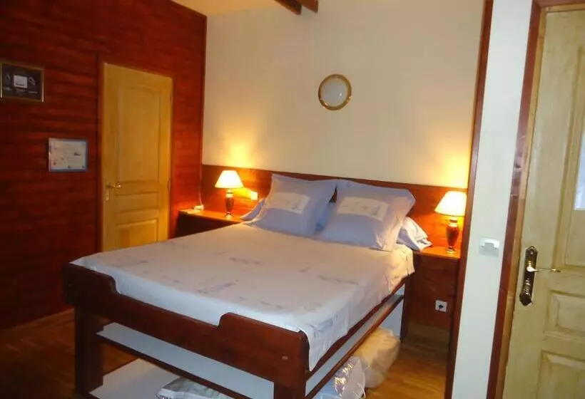 Aamiaismajoitus (B&B) Les 7 Lucarnes