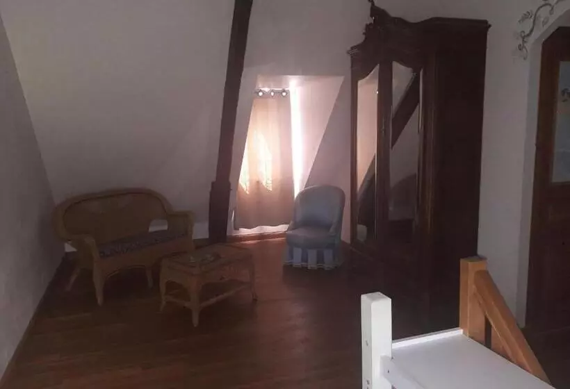 Aamiaismajoitus (B&B) Les 7 Lucarnes