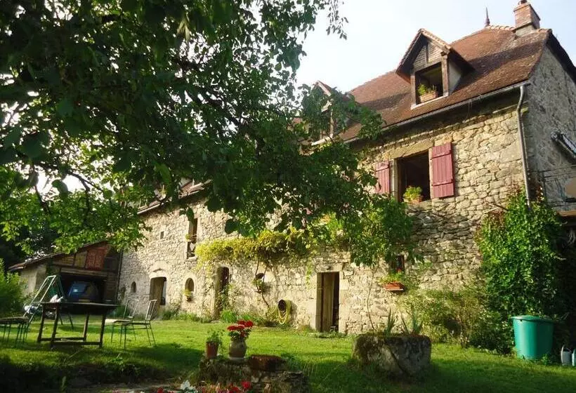 Aamiaismajoitus (B&B) Les 7 Lucarnes
