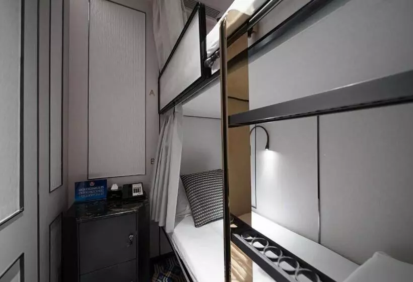 Hotelli East Pacific Passenger Lounge   Departure Area, 3rd Floor