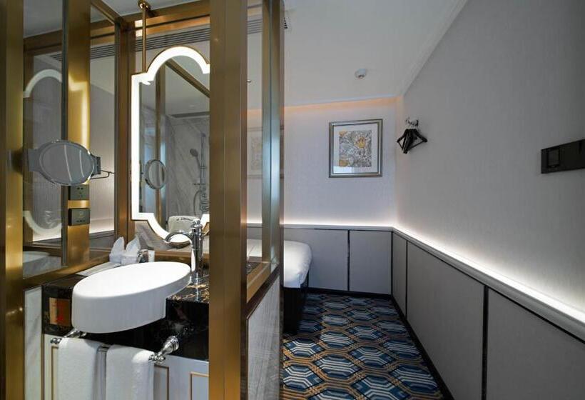 Hotel East Pacific Passenger Lounge Departure Area, 3rd Floor