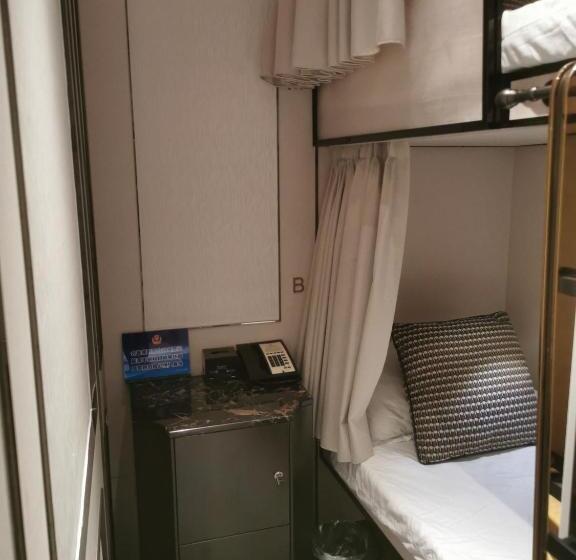 호텔 East Pacific Passenger Lounge   Departure Area, 3rd Floor