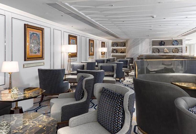 Hotel East Pacific Passenger Lounge Departure Area, 3rd Floor