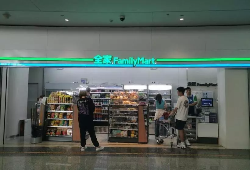Hotelli East Pacific Passenger Lounge   Departure Area, 3rd Floor