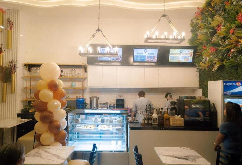 בית מלון כפרי Madison Suites