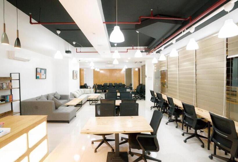 בית מלון כפרי Madison Suites