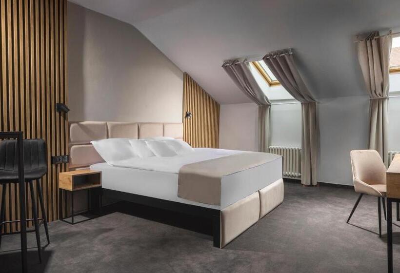 בית מלון כפרי Savorsky