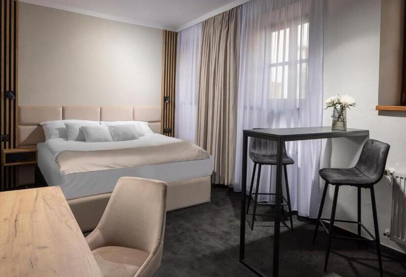 בית מלון כפרי Savorsky