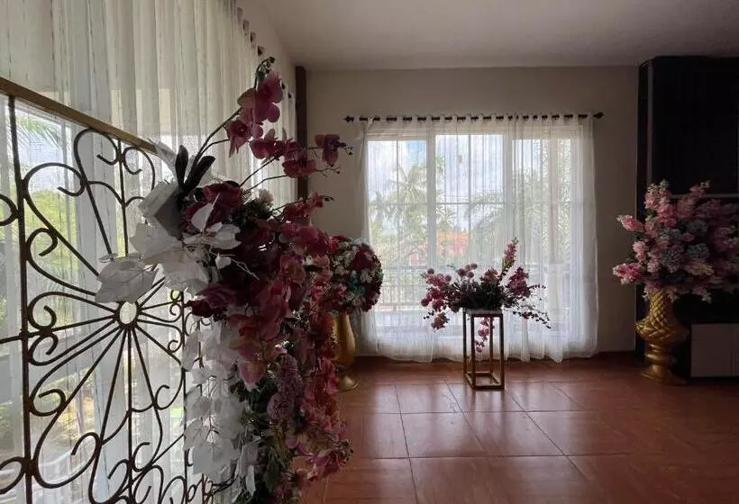 Majatalo Villa Zahira & House 2