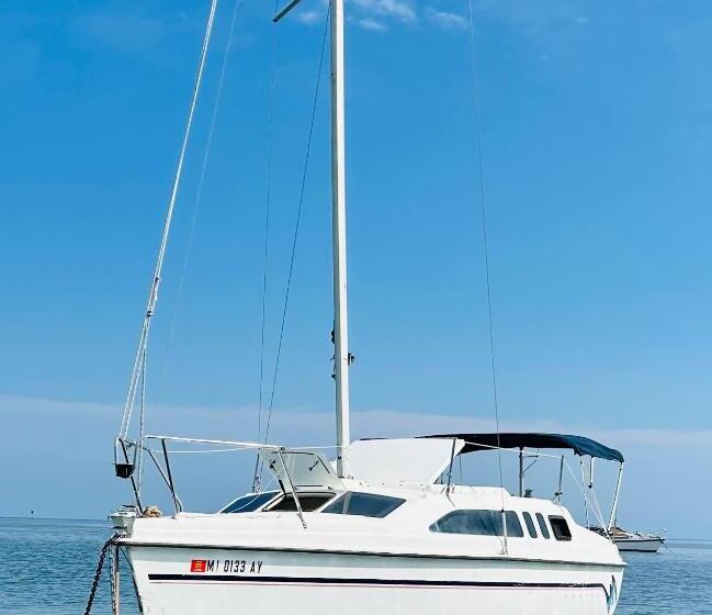 فندق صغير Private Sail Boat On The Beautiful Waters Of Key West