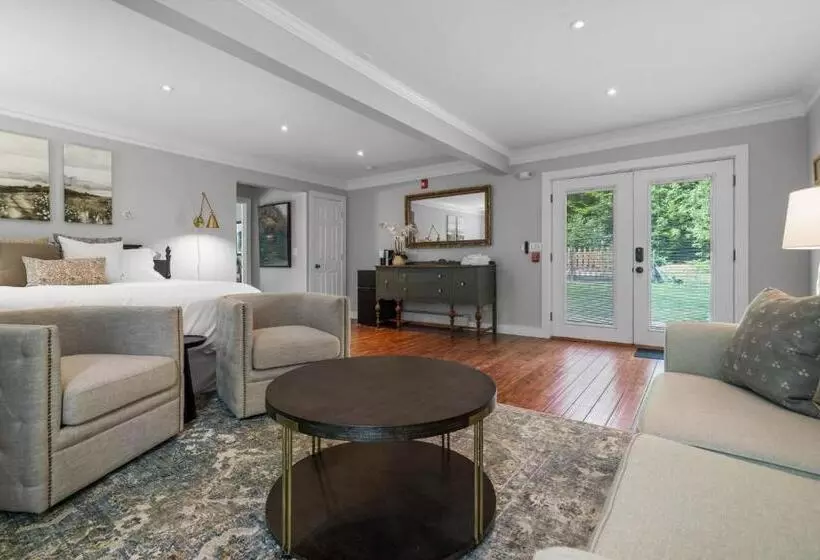 ユースホステル The Aurora