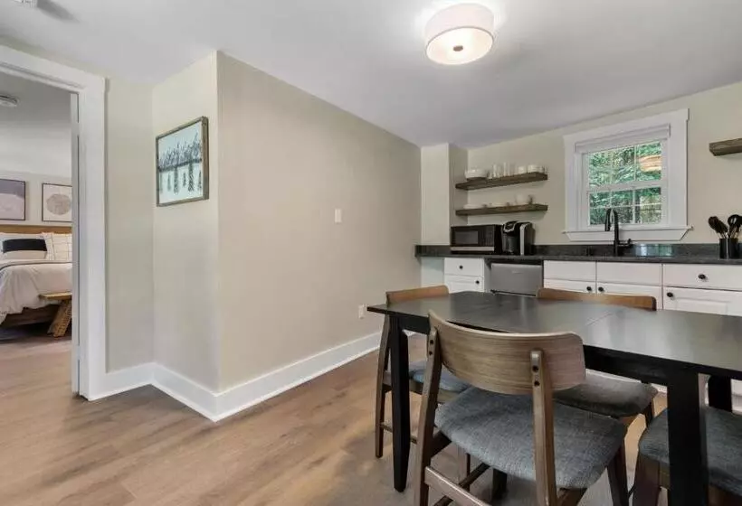 ユースホステル The Aurora