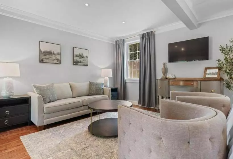 ユースホステル The Aurora