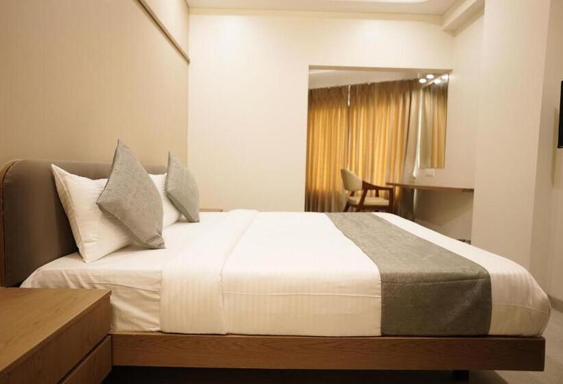 Отель A Square Executive