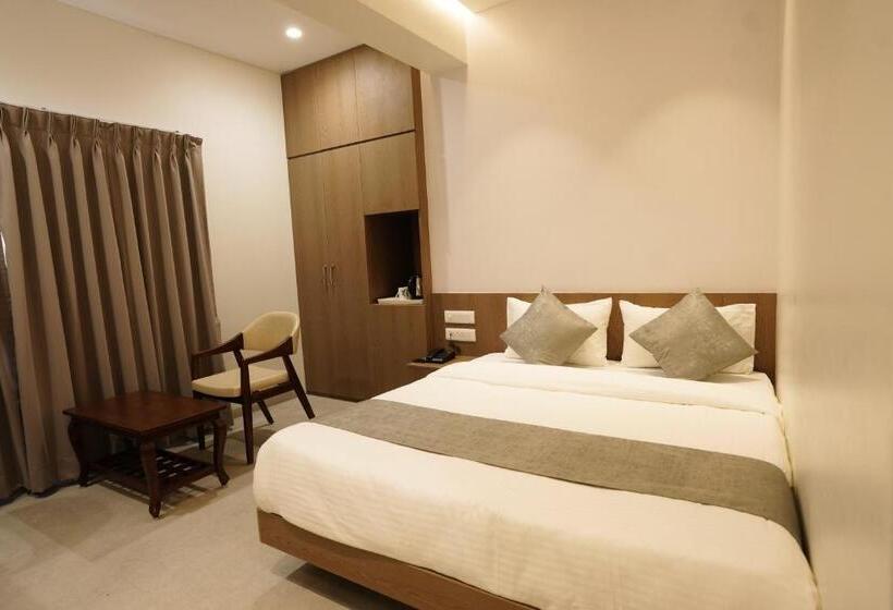 Отель A Square Executive