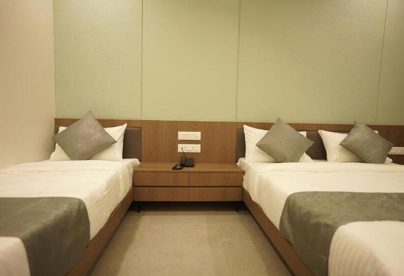 Отель A Square Executive