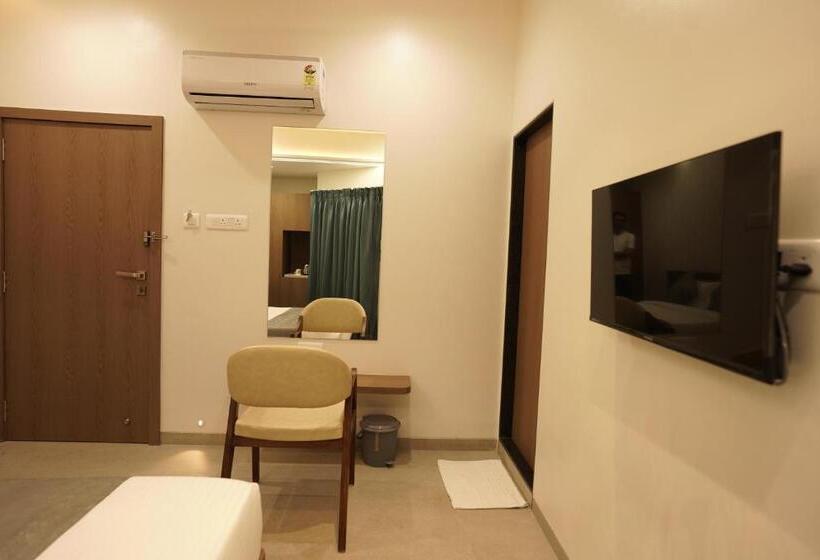 Отель A Square Executive