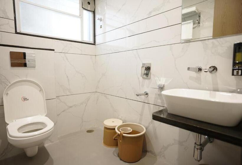 Отель A Square Executive