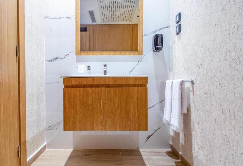 בית מלון כפרי Kyriad Prestige City Center Tunis