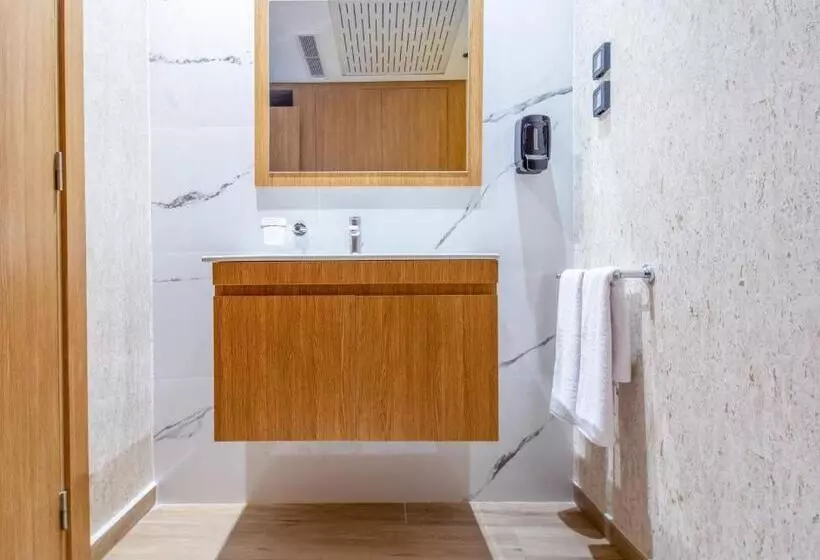 هتل Kyriad Prestige City Center Tunis