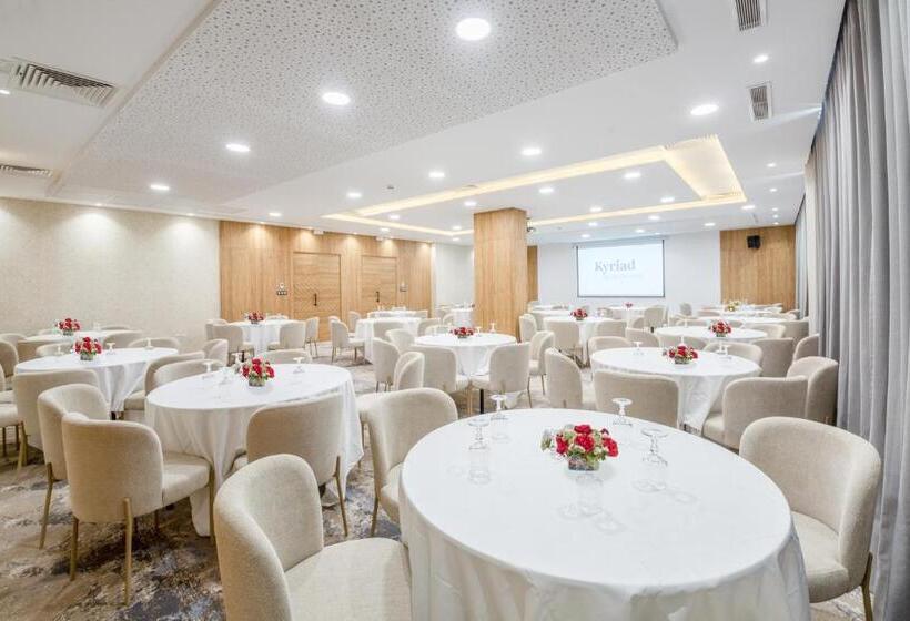 בית מלון כפרי Kyriad Prestige City Center Tunis