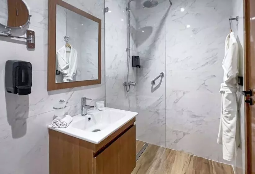 هتل Kyriad Prestige City Center Tunis