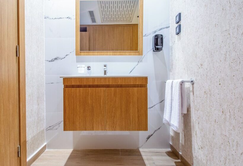 בית מלון כפרי Kyriad Prestige City Center Tunis