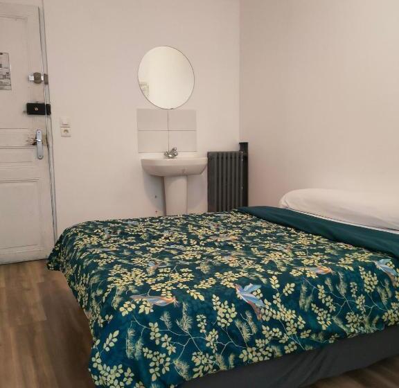 هتل Le Cartaultputeaux Paris Ladefense