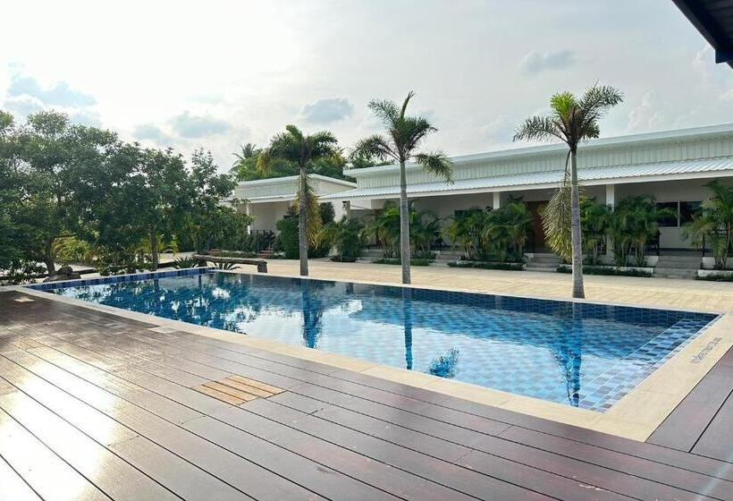 The White House P&n Hotel Chiang Rai