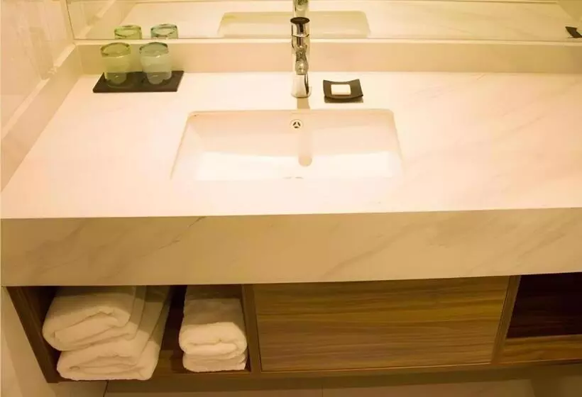 Borrman Hotel Shaoguan Century East Street Fengcai Building