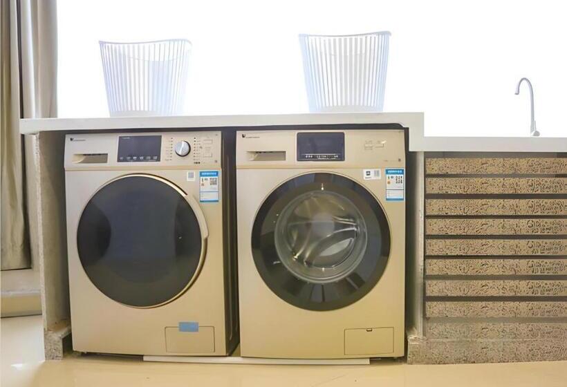 Borrman Hotel Shaoguan Century East Street Fengcai Building